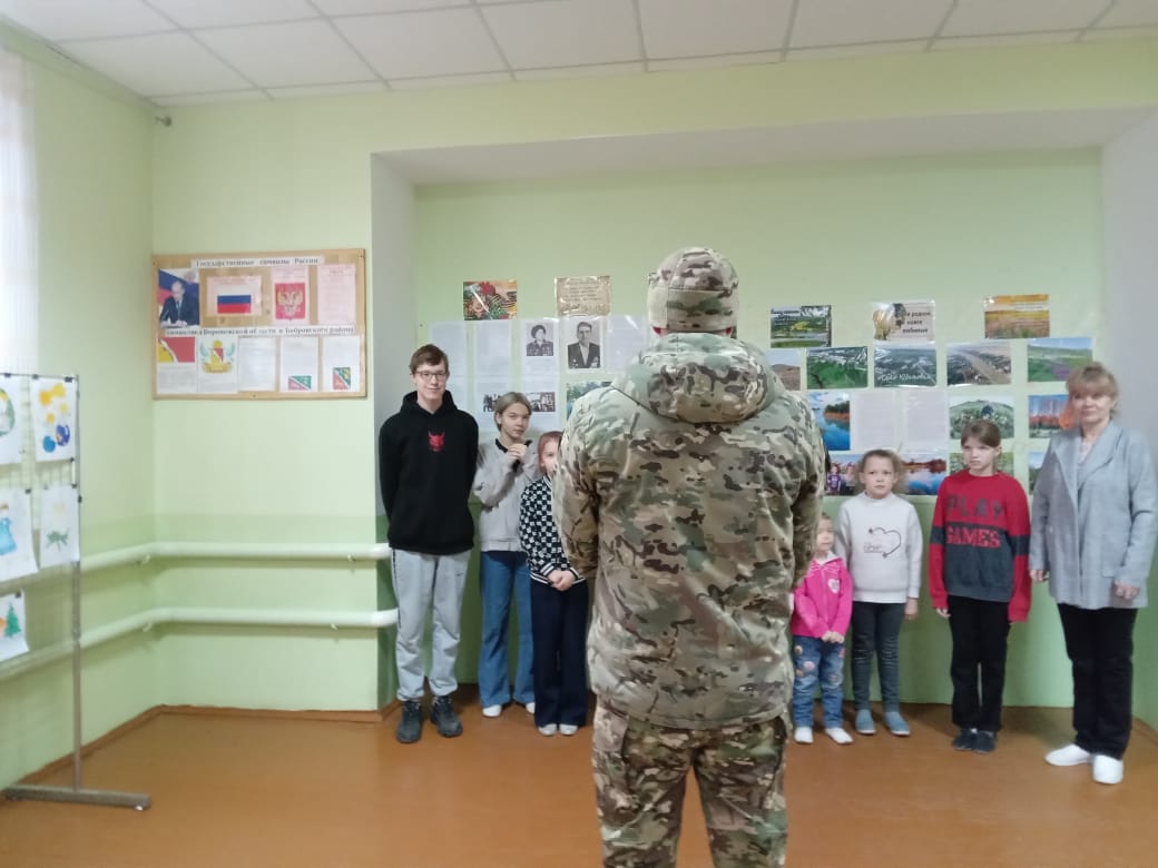 Юдановский СДК 16 февраля. В рамках мероприятий, посвящённых Году защитника Отечества, в нашем доме культуры, прошла встреча детей и молодёжи с участником специальной военной операции.